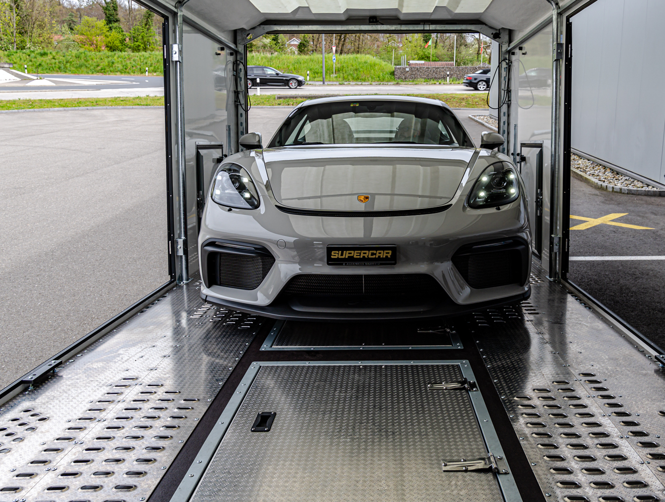 Porsche GT4
