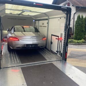 Mercedes SLS, covered car transport