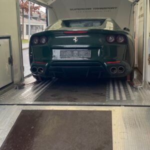 Geschlossener Autotransport