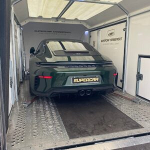 Geschlossene Fahrzeugtransporte